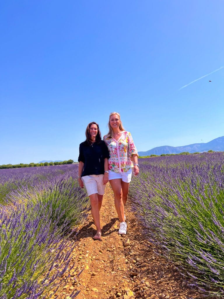Travel Buddies Lifestyle in den Lavendelfeldern