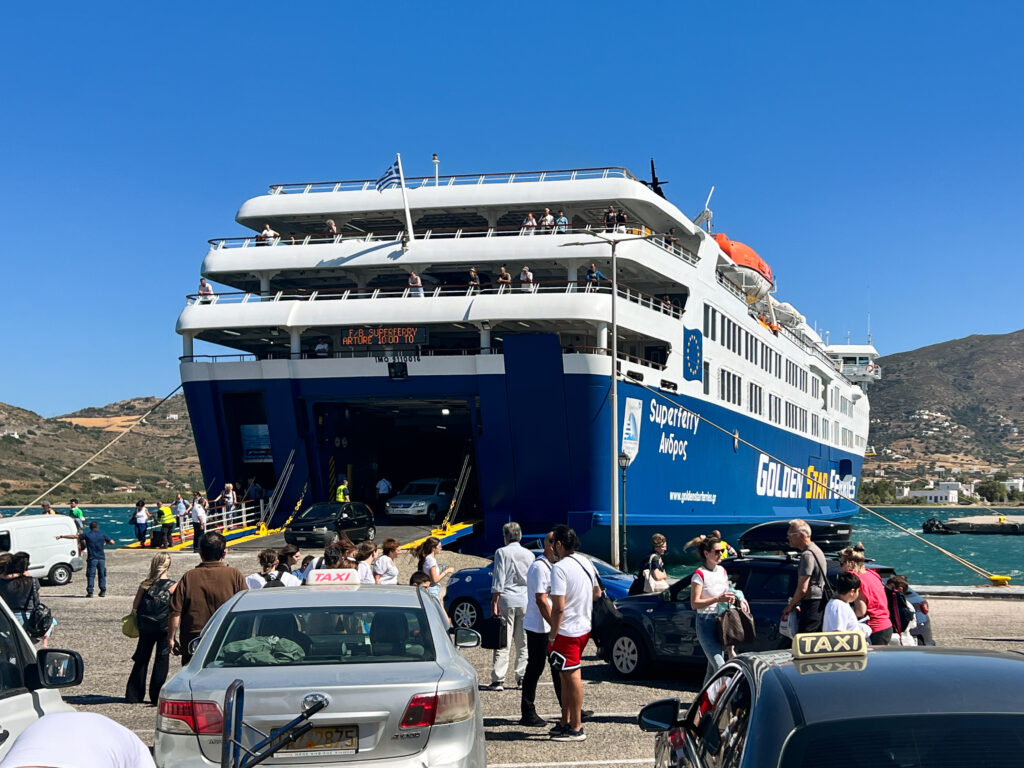 Boarding on Greek ferry. Griechische Fähre