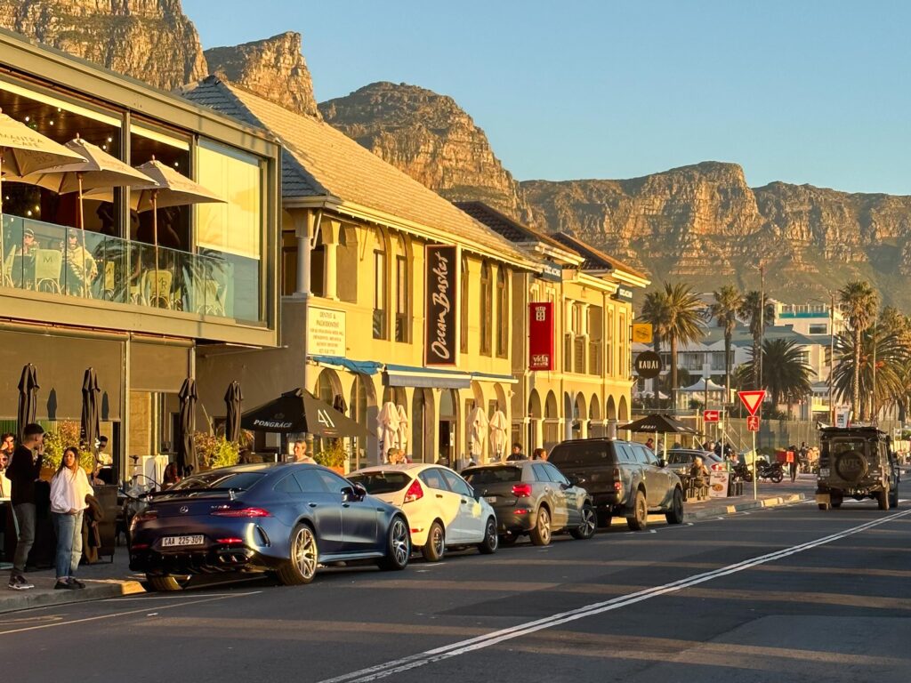Camps Bay, sunset, Hotel Übernachtung Kapstadt. Cape Town