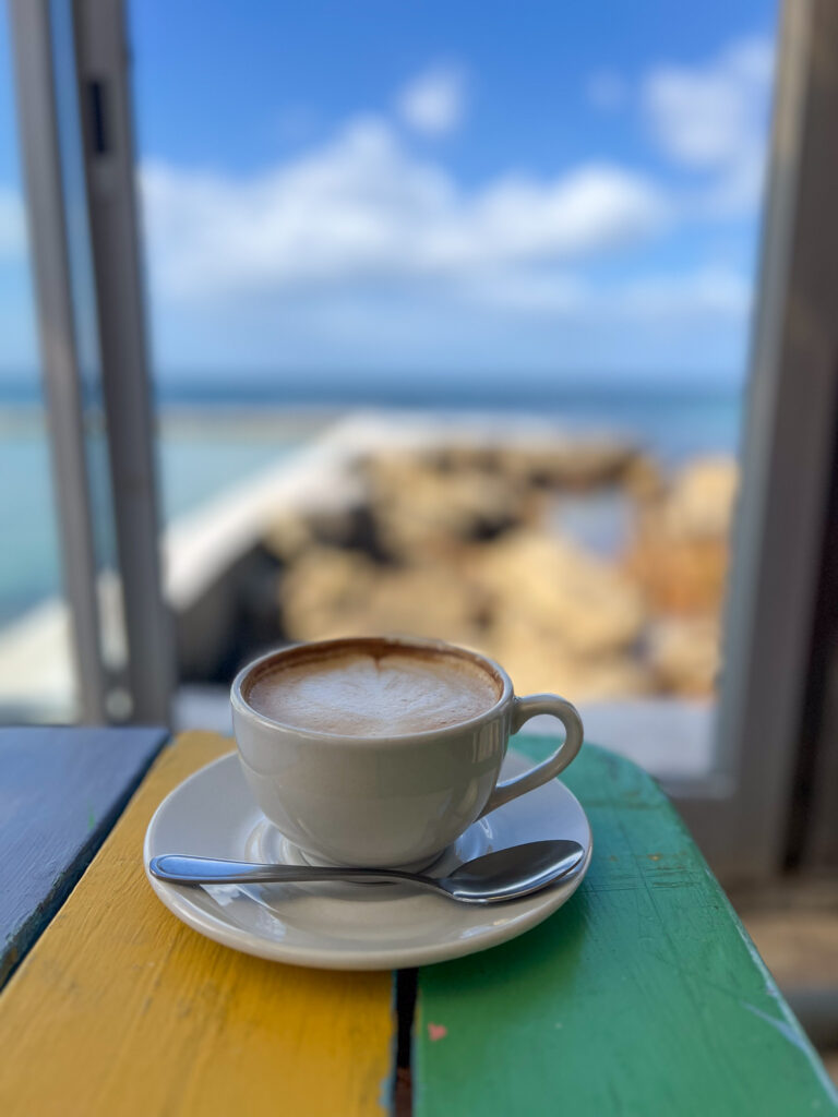 Views from a window seat in the Brass Bell Restaurant The restaurant overlooks the tidal pool and Kalk Bay habour. Kalkbaai in der False Bay