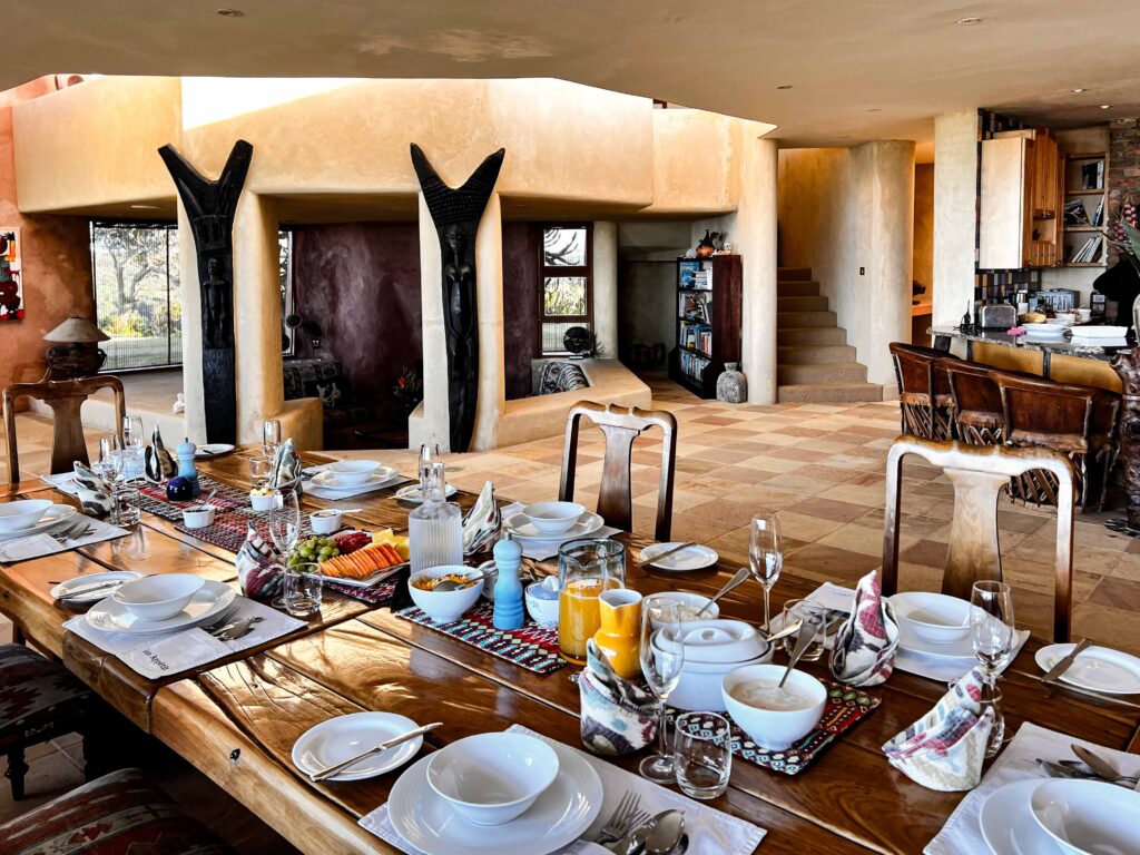 Gedeckter Tisch in der Sandcastle Luxury Villa. Dinner table in Sandcastle Luxury Villa